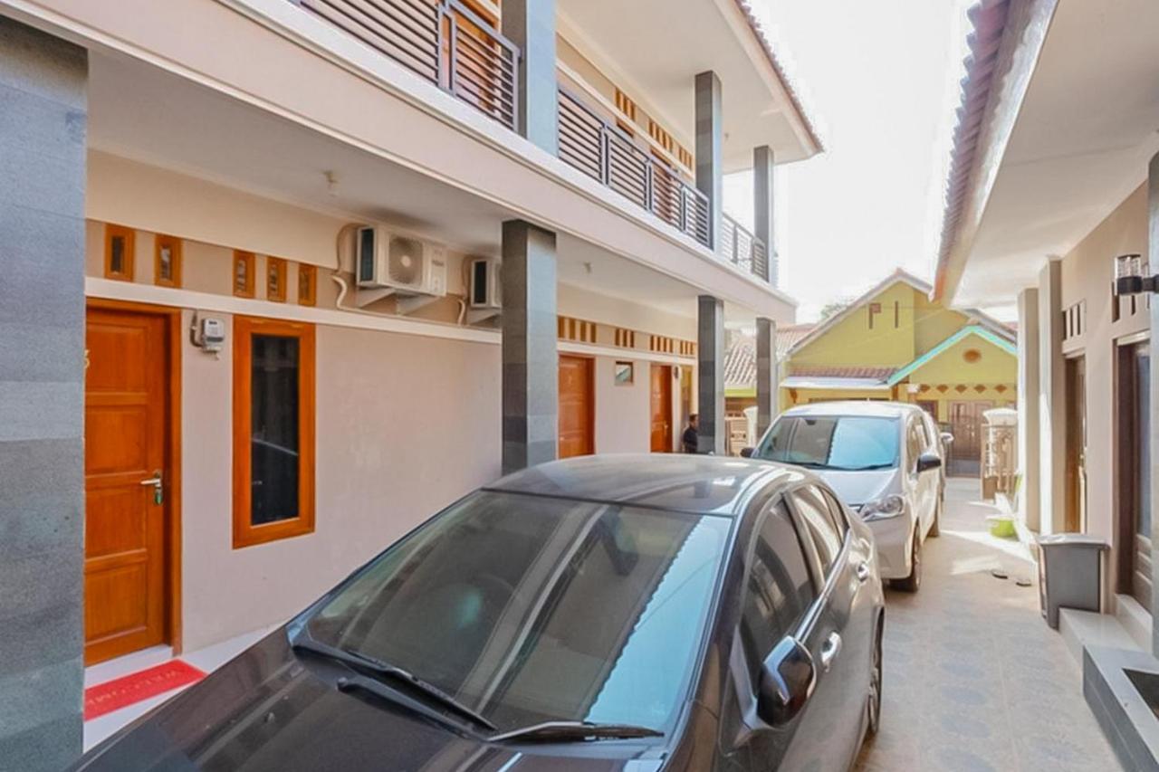 Wisma Andali Syariah Near Rsud Cideres Маяленгка Экстерьер фото
