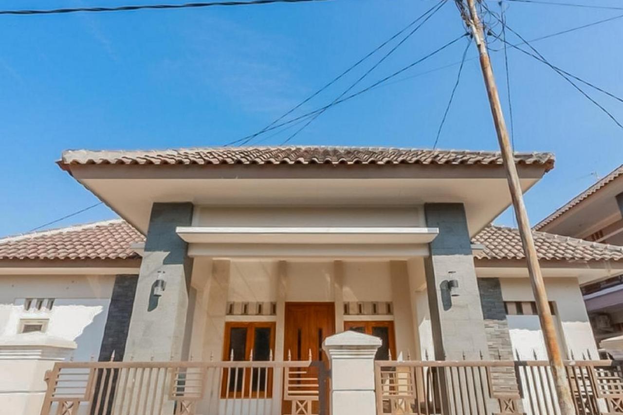 Wisma Andali Syariah Near Rsud Cideres Маяленгка Экстерьер фото